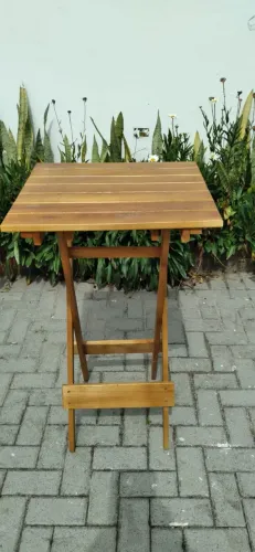 Mesa Avulsa De Bistro Em Eucalipto Envernizada