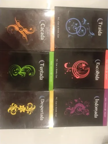 Série House of Night - 6 livros por 50