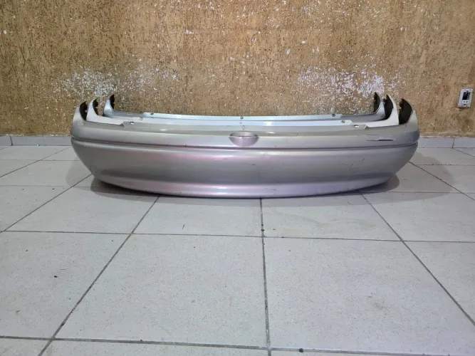 Parachoque traseiro Corsa Classic sedan 1999/2000/2001/2002/2003/2004/2005/2006/2007