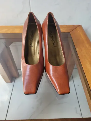 Sapatos de Salto Alto Marrom