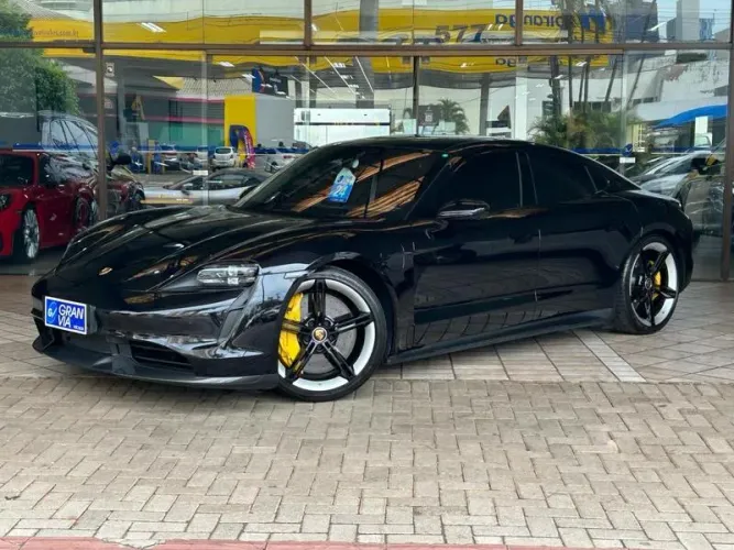 Porsche Taycan Turbo S (elétrico) 2024
