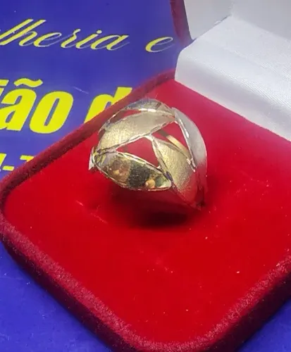 Anel Feminino  3 Cores de Ouro 18 Kilates Peso 2.10 Gramas 20 x19 mm                      