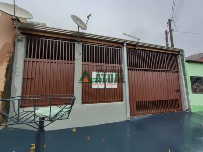 Casa com 03 quartos sendo 01 suíte na região leste de Londrina
