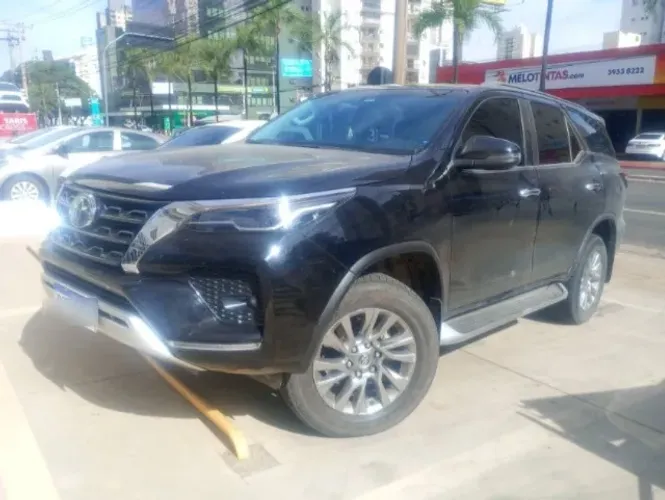 Toyota Hilux SW4 SRX 4X4 2.8 TDI 16V Dies. Aut. 2024