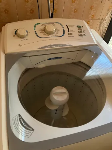 Lavadora de Roupas Electrolux 12 kg Turbo Capacidade LT12F - 110V