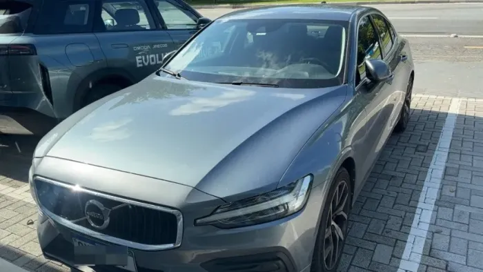 Volvo S60 T-4 Momentum 2.0 190cv 4P 2020