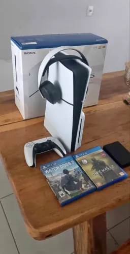PlayStation 5 mídia física com HD 4 TB