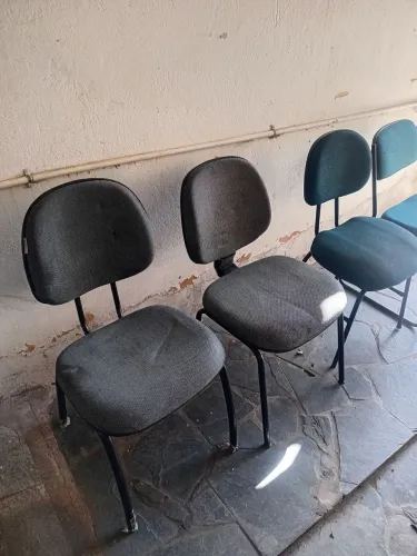 Cadeiras de escritório estofadas fixas
