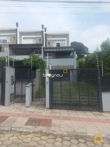 Casa com vista para o mar no Centro de Florianópolis
