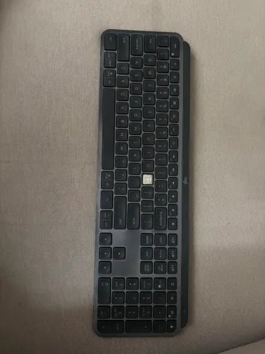 Teclado Logitech MX KEYS