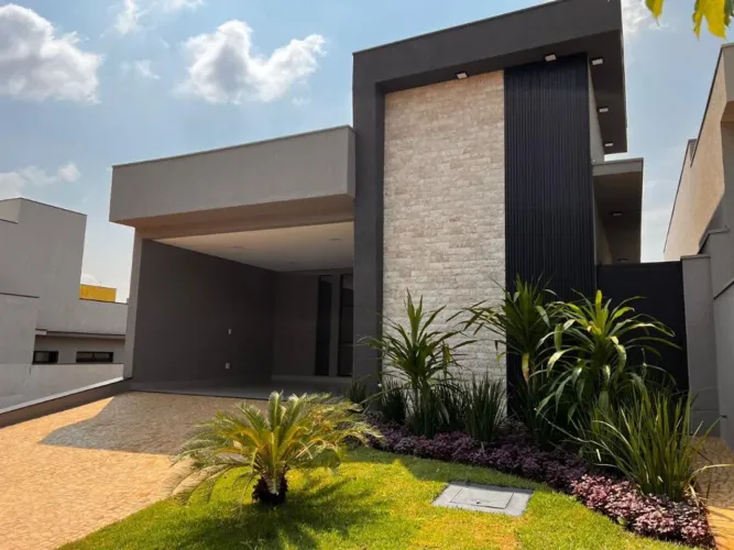 Casa com acabamento diferenciado no Jd San Marco | Só aqui na Imobiliária Rosa e Rangel