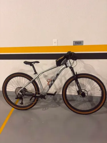 Bicicleta Mountain bike GTA INSANE aro 29 quadro 17 revisada começo do mês