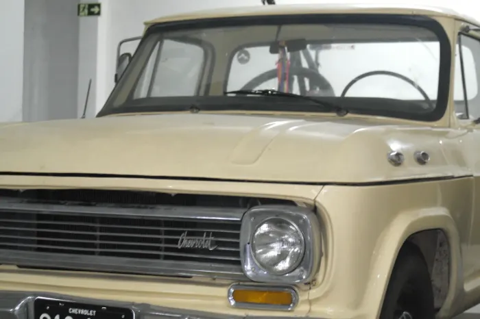 Chevrolet C-10 2.5/4.1 1977