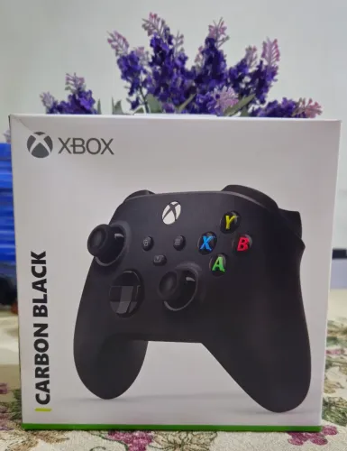 Controle Xbox Series cor carbon black, semi-novo c/ caixa e s/ detalhes valor R$ 389,90 