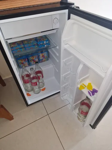 Frigobar Geladeira HQ 93L Preto