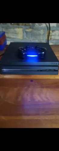 Ps4 pró impecável 7 jogos com 1 controle e caixa semi novo 