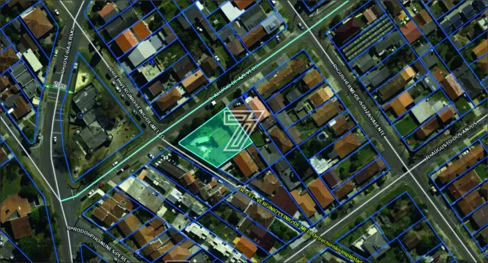 Terreno com 200m² no Abranches, projeto aprovado para sobrado com 134m²