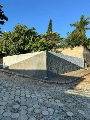 Capoeiras terreno imediações Colégio de Fátima