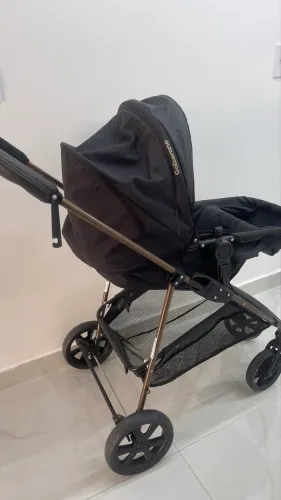 Vendo carrinho de bebê