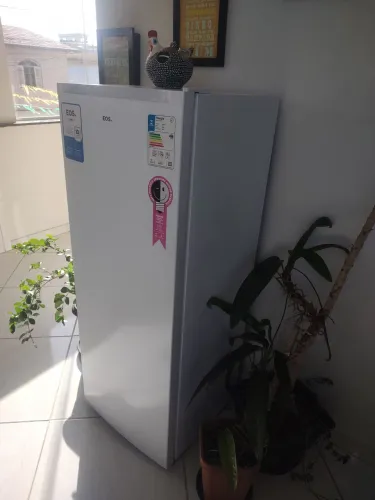 Freezer vertical EOS