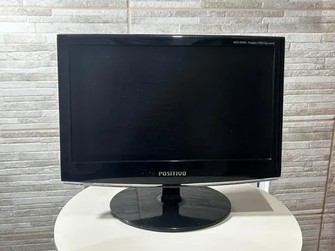 Monitor Positivo 19 polegadas + brindes