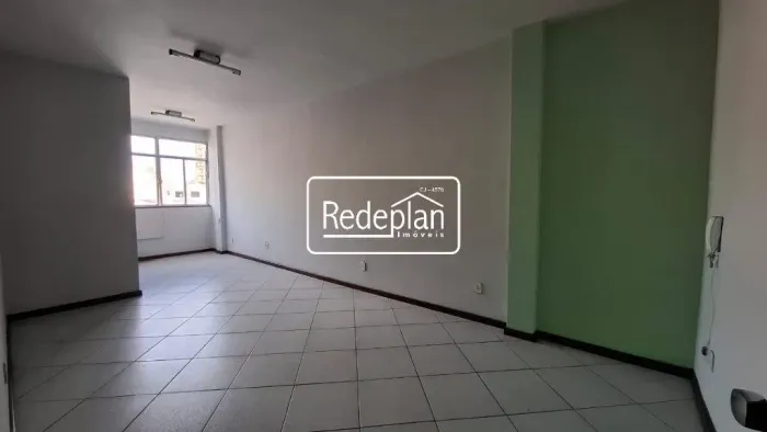 Sala Comercial à Venda no Aterrado - Invista em uma Localização que faz a Diferença