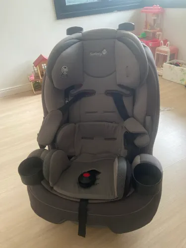 Cadeirinha safety first com is o fix