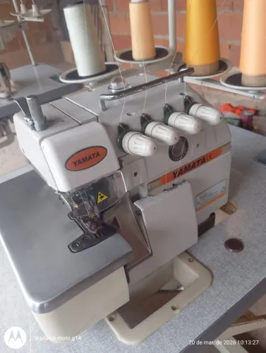 Máquina de costura Overlock 4 fios