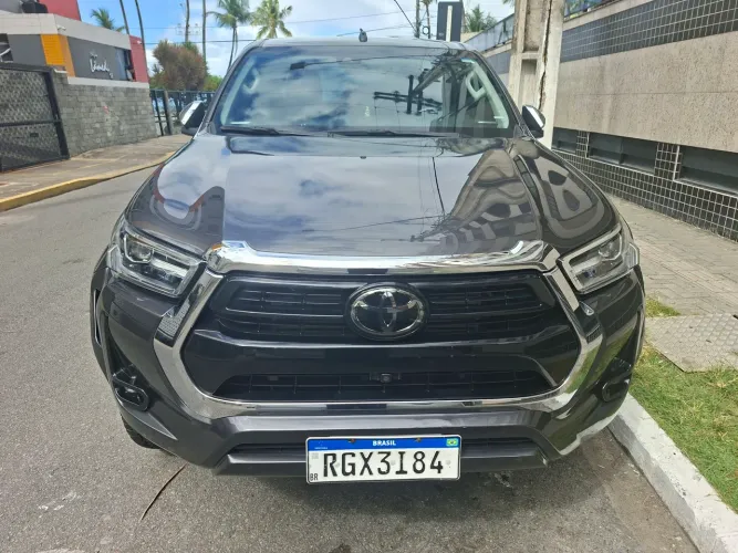 Toyota Hilux CD SRX Plus 4X4 2.8 TDI Die. Aut. 2024