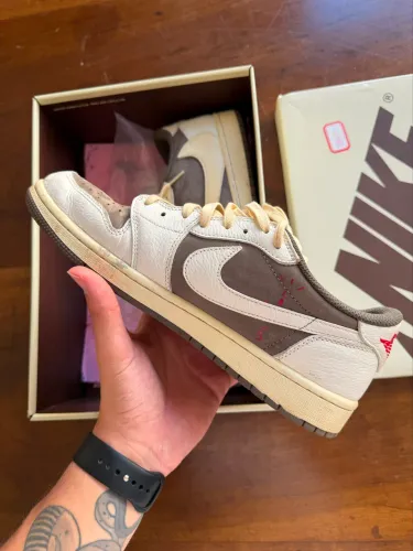 Tênis Nike Air Jordan Travis Scott 42