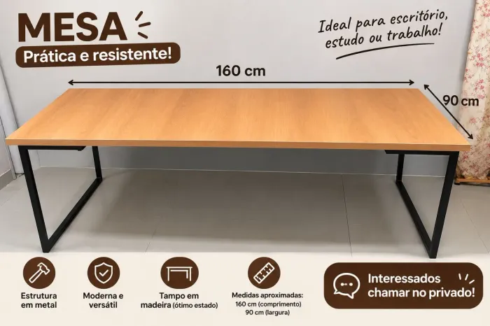 Mesa de tampo de madeira estrutura de metal