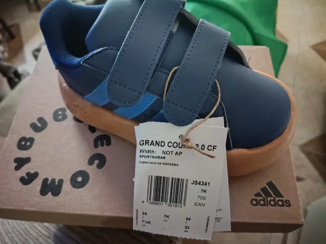 Tênis Adidas infantil original 22