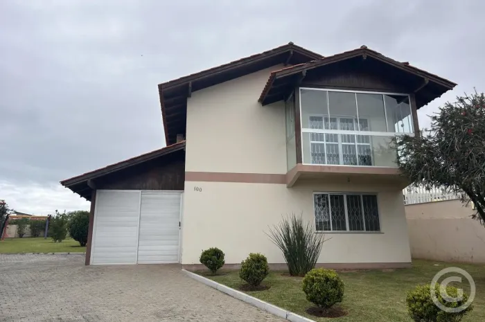 Desfrute da tranquilidade e conveniência em Florianópolis