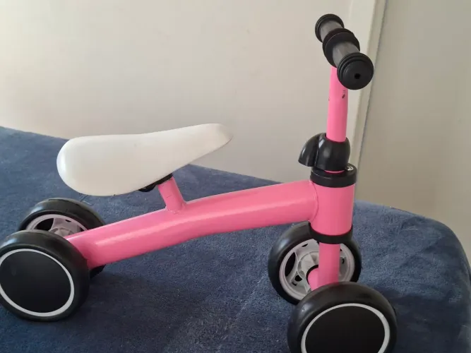 Bicicleta infantil 4 rodas sem pedal bebê equilibrio rosa chiclete