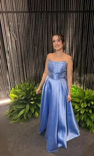 Vestido de formatura bordado a mão