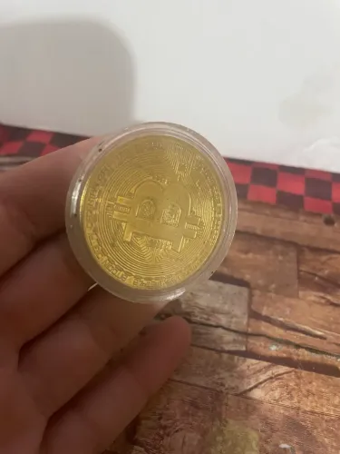 Moeda Bitcoin Dourada Colecionável (Com Case de Proteção) retira na Sapopemba zona leste