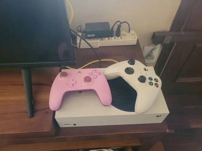 Xbox séries s 2 manetes