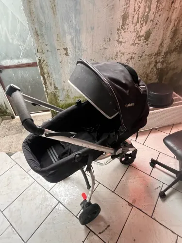 Carrinho de bebê ( Moisés)