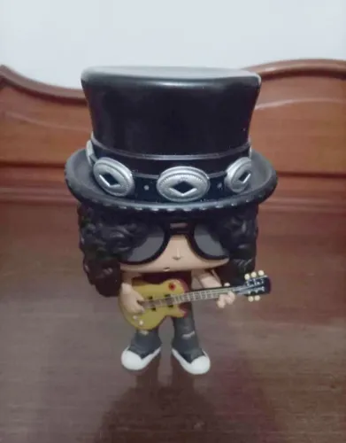 Boneco Funko Pop Rocks Slash 51 Com Guitarra Guns N' Roses.