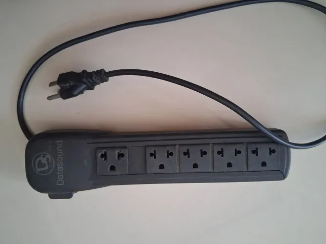 Protetor de Rede com 5 tomadas da Marca Datasound
