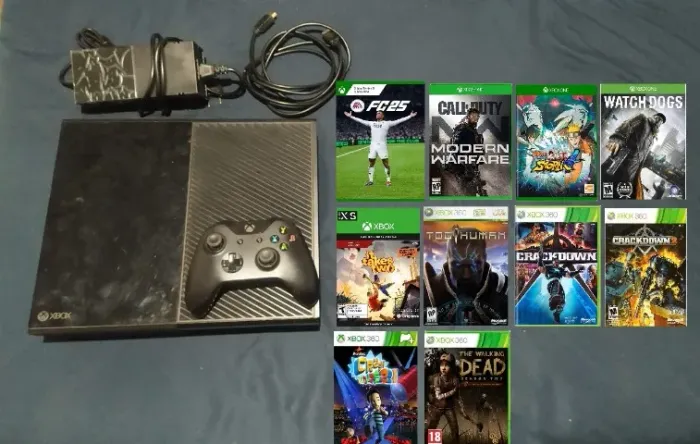 Xbox One c/10 jogos e 1 controle