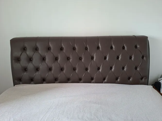 Cabeceira Cama King Star tamanho Queen em excelente estado