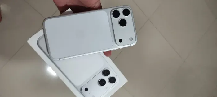 iPhone 17 pro max vendo ou troco com volta