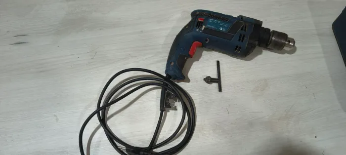 Furadeira impacto 1/2 pol. Gsb16 RE Bosch com chave mandril e maleta
