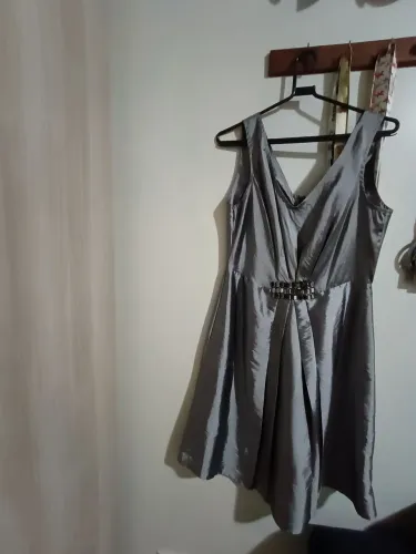 vestido De festa Prata e Preto