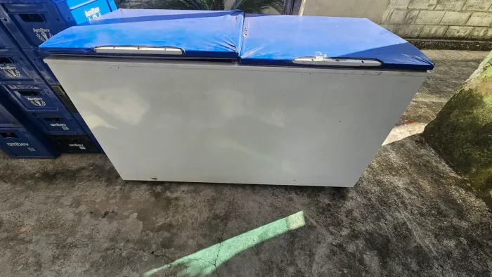 Vendo Freezer  electrolux 127v (SEM GAS)
