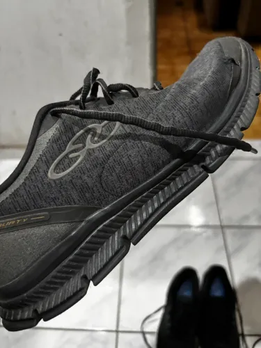 Desapego de 2 pares de tênis