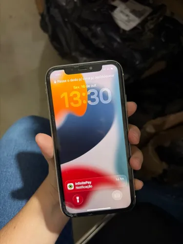 iPhone 11 128gb tudo funcionando, traseira trincada