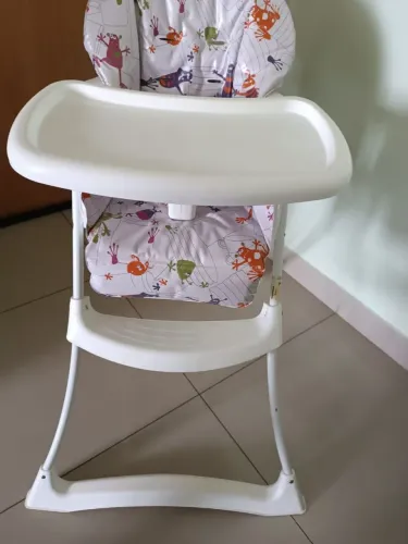 Vende-se cadeira de alimentação, marca Galzerano