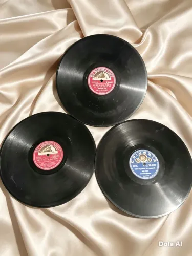 Lote com 15 discos 78 RPM para gramofone, todos da Índia.
